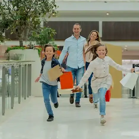 d93a4b4d-79e0-4abc-a3d7-644ff1e1c940 Family excited to shop